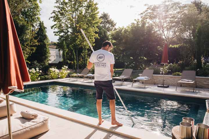 Pisciniste bordeaux - entretien piscines - contrat de services luxe